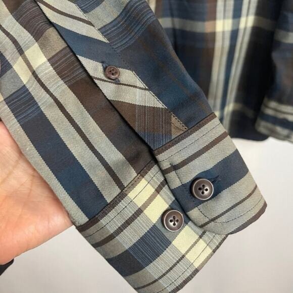 Roundtree & Yorke Outdoor The Trekker Button-down Shirt M NWT - Picture 7 of 10